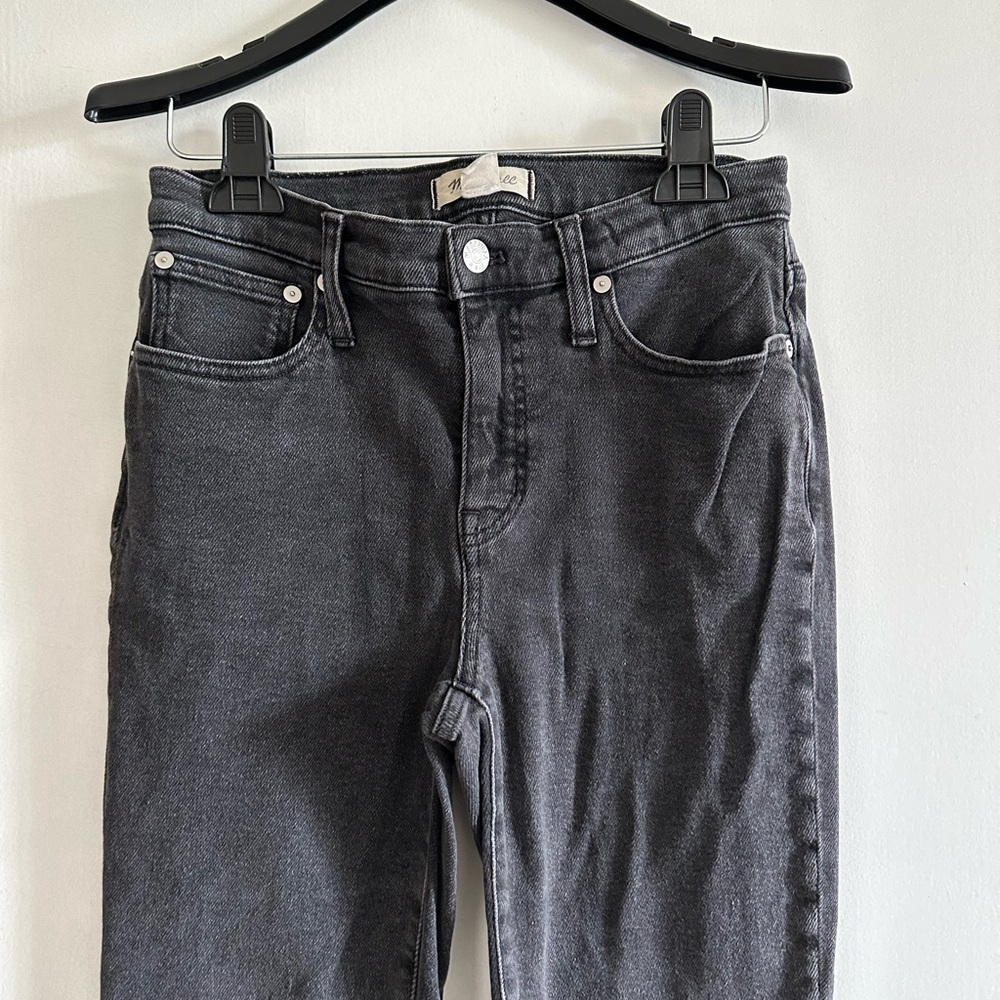 Madewell Washed Black Mid-Rise Kick Out Jeans size 26 EUC - Picture 2 of 6